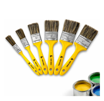 Kit com seis pincéis e trinchas para pintura